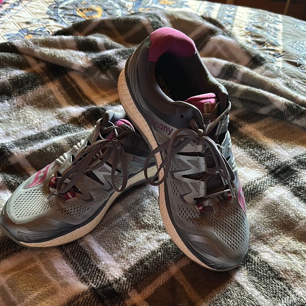 Saucony Women's Gray and Purple Running Shoes